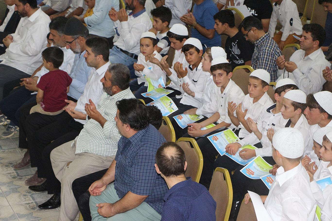 Mardin'in Kızıltepe ilçesinde düzenlenen “Hayat Namazla Güzeldir” programı düzenlendi. 